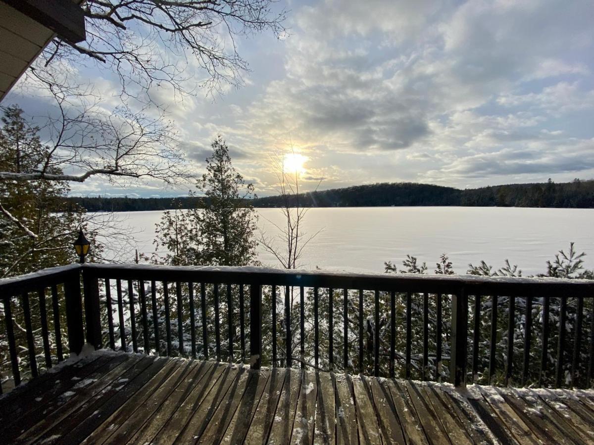 Le Petit Chalet Sur Le Lac Sainte-Marguerite-du-Lac-Masson Exterior foto