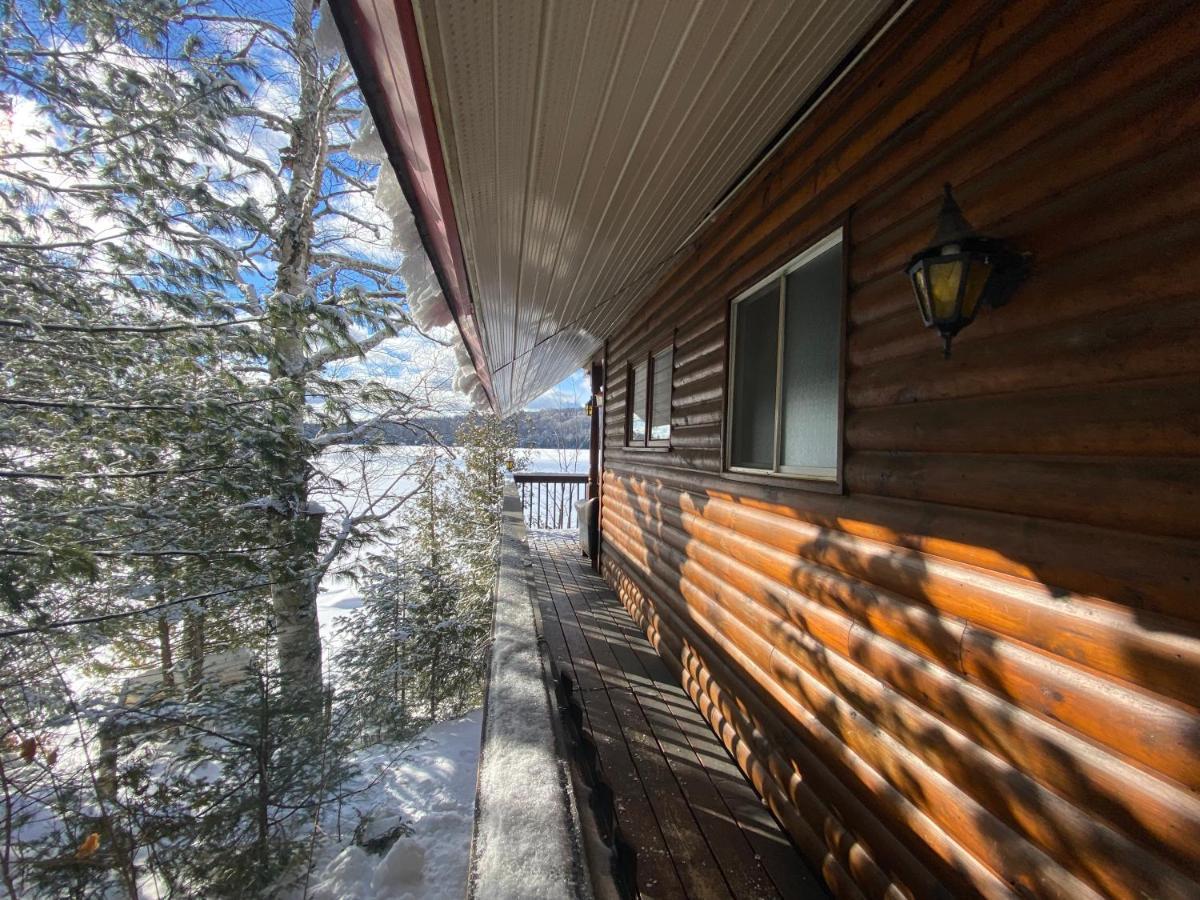 Le Petit Chalet Sur Le Lac Sainte-Marguerite-du-Lac-Masson Exterior foto