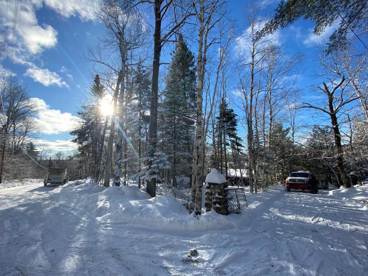 Le Petit Chalet Sur Le Lac Sainte-Marguerite-du-Lac-Masson Exterior foto