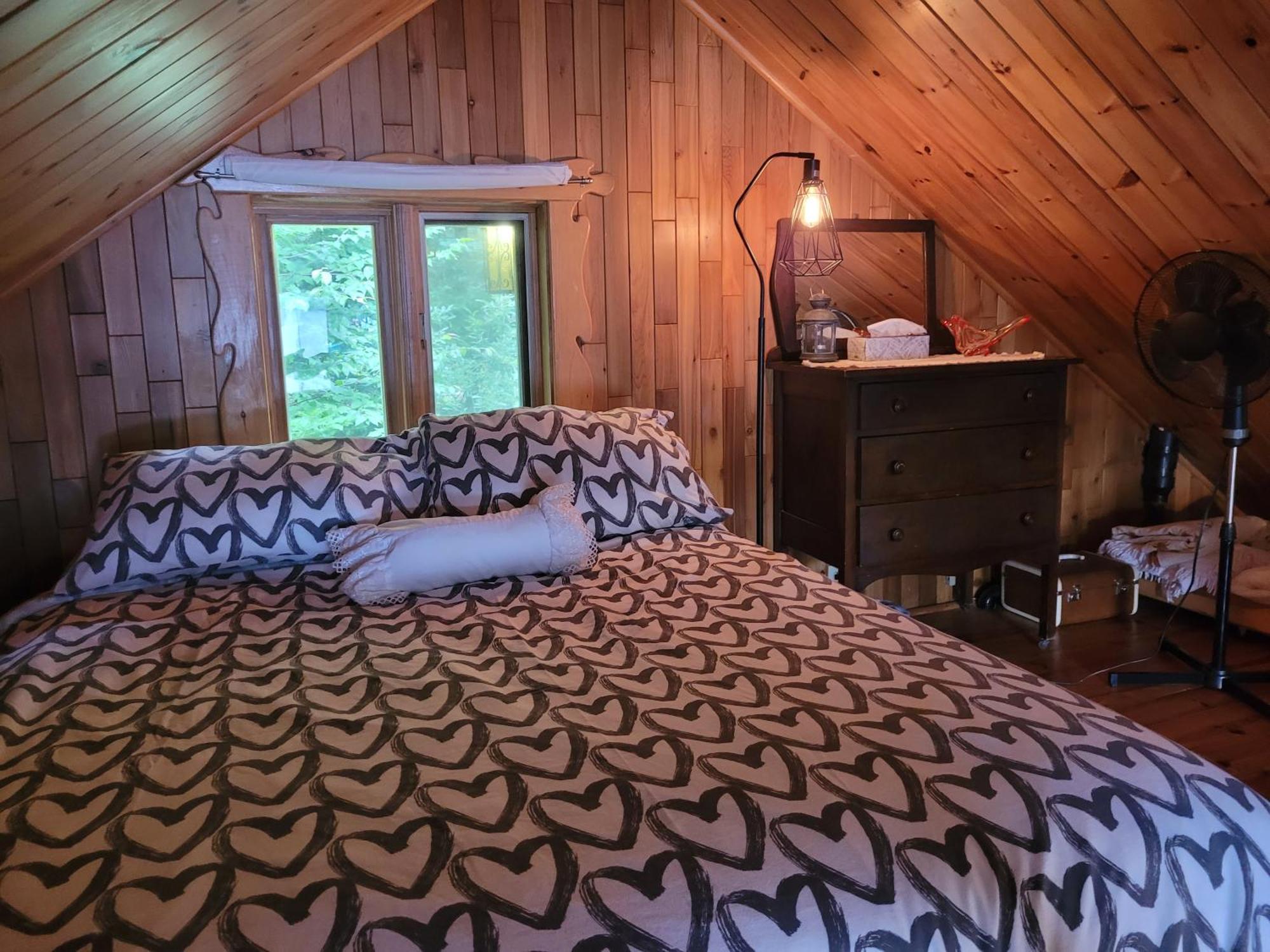 Le Petit Chalet Sur Le Lac Sainte-Marguerite-du-Lac-Masson Exterior foto