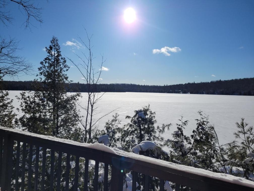 Le Petit Chalet Sur Le Lac Sainte-Marguerite-du-Lac-Masson Exterior foto