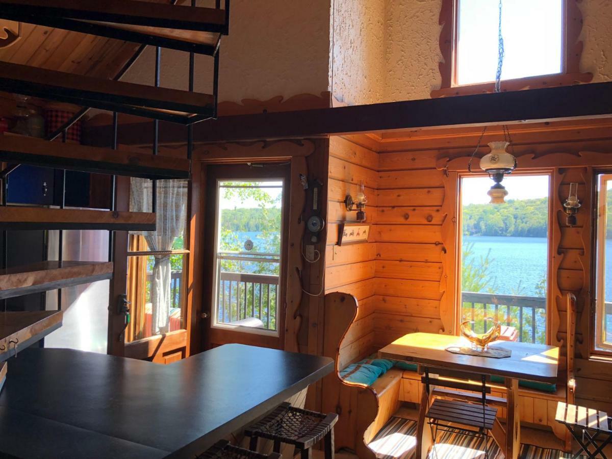 Le Petit Chalet Sur Le Lac Sainte-Marguerite-du-Lac-Masson Exterior foto